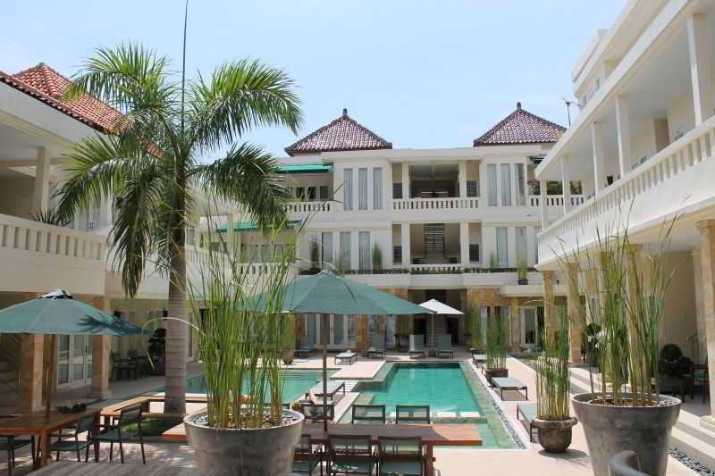 Bali Court Hotel & Apartment Legian  Exterior photo
