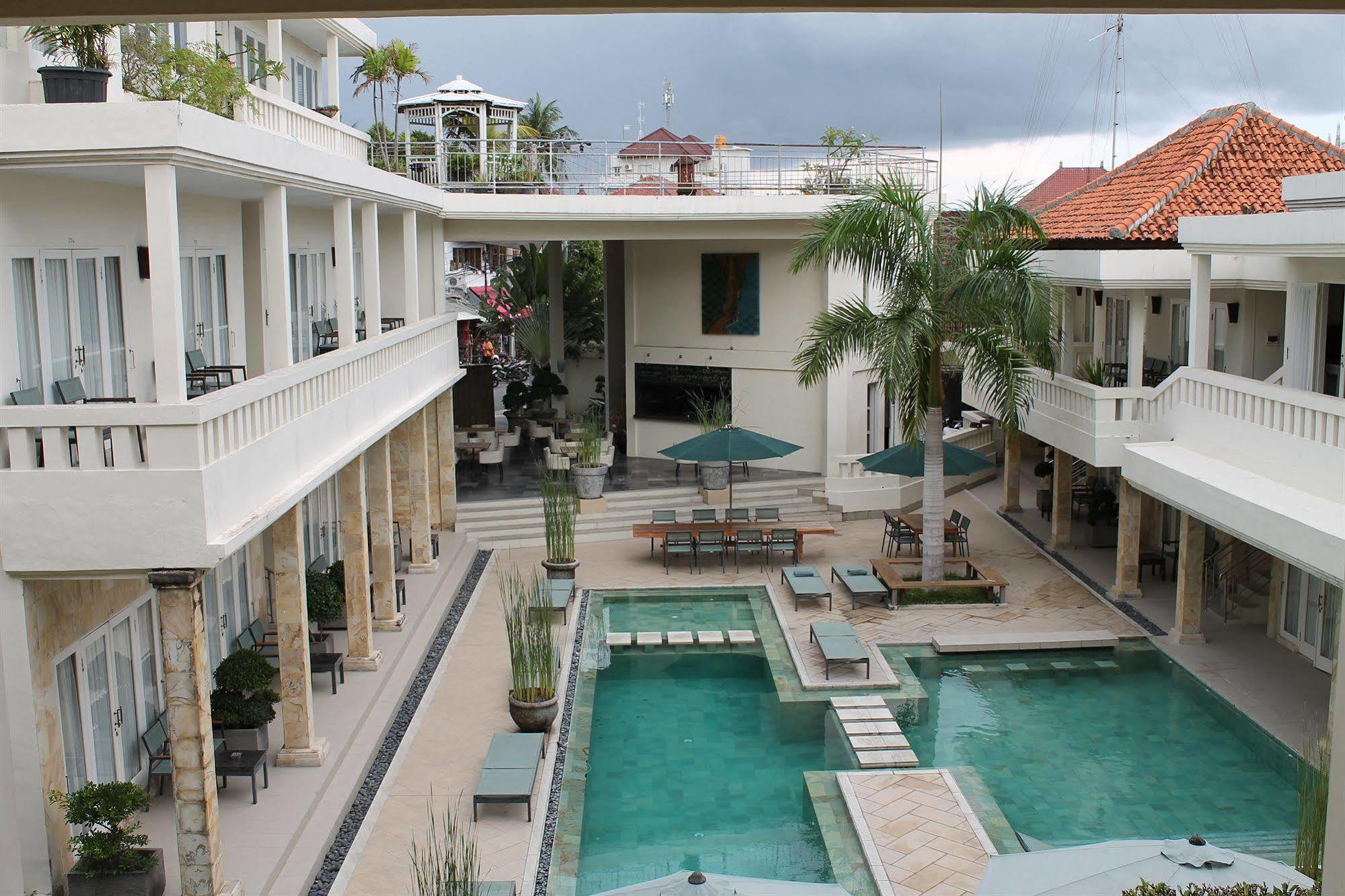 Bali Court Hotel & Apartment Legian  Exterior photo