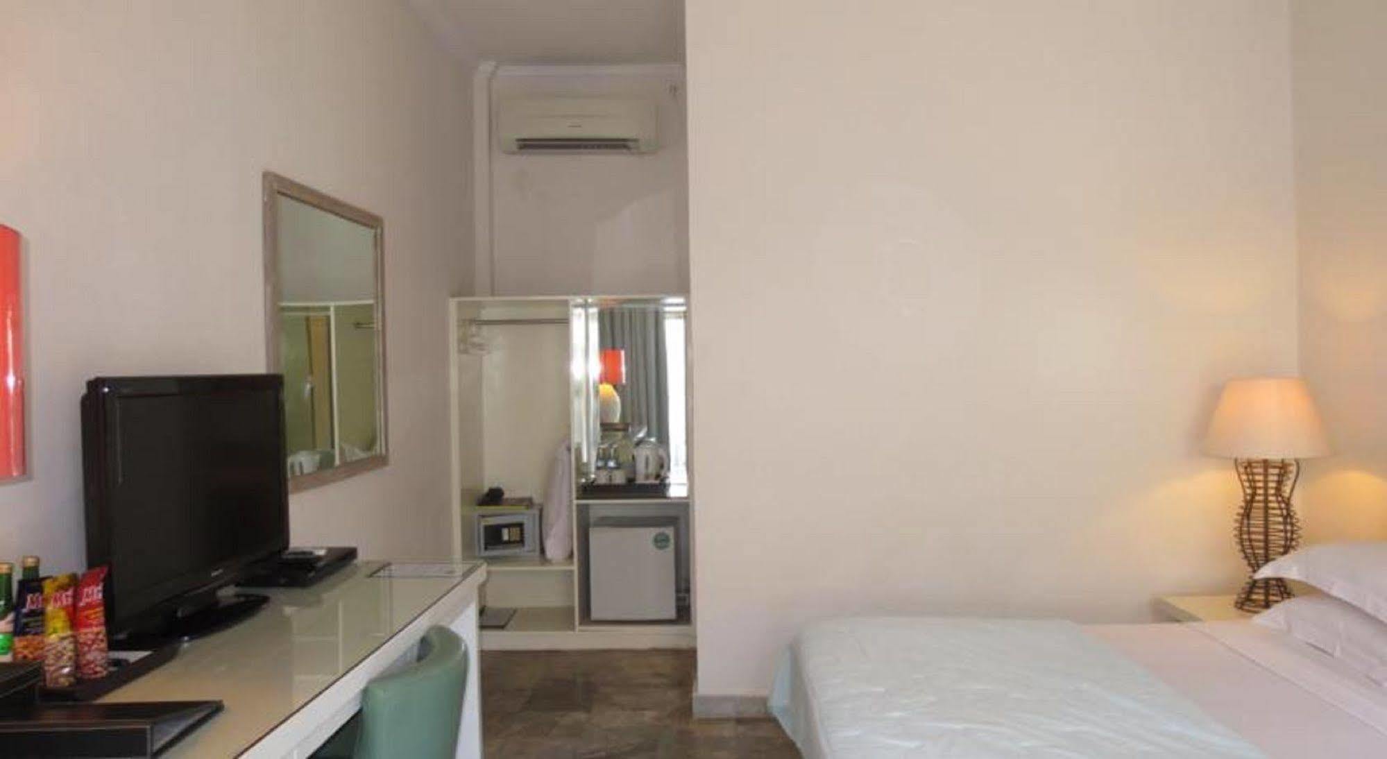 Bali Court Hotel & Apartment Legian  Exterior photo